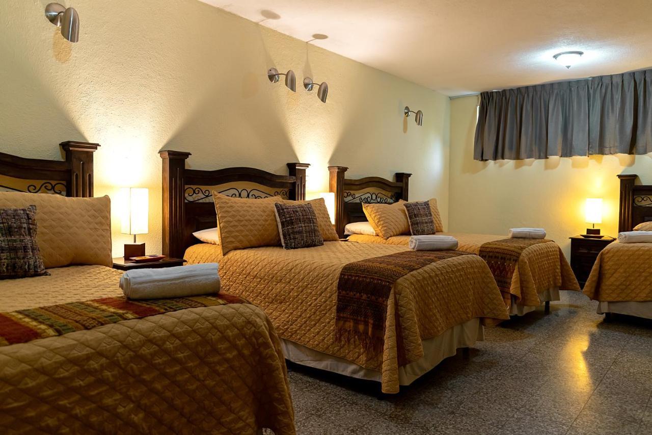 Hostal Donde Regina Guatemala City Exterior photo Family room