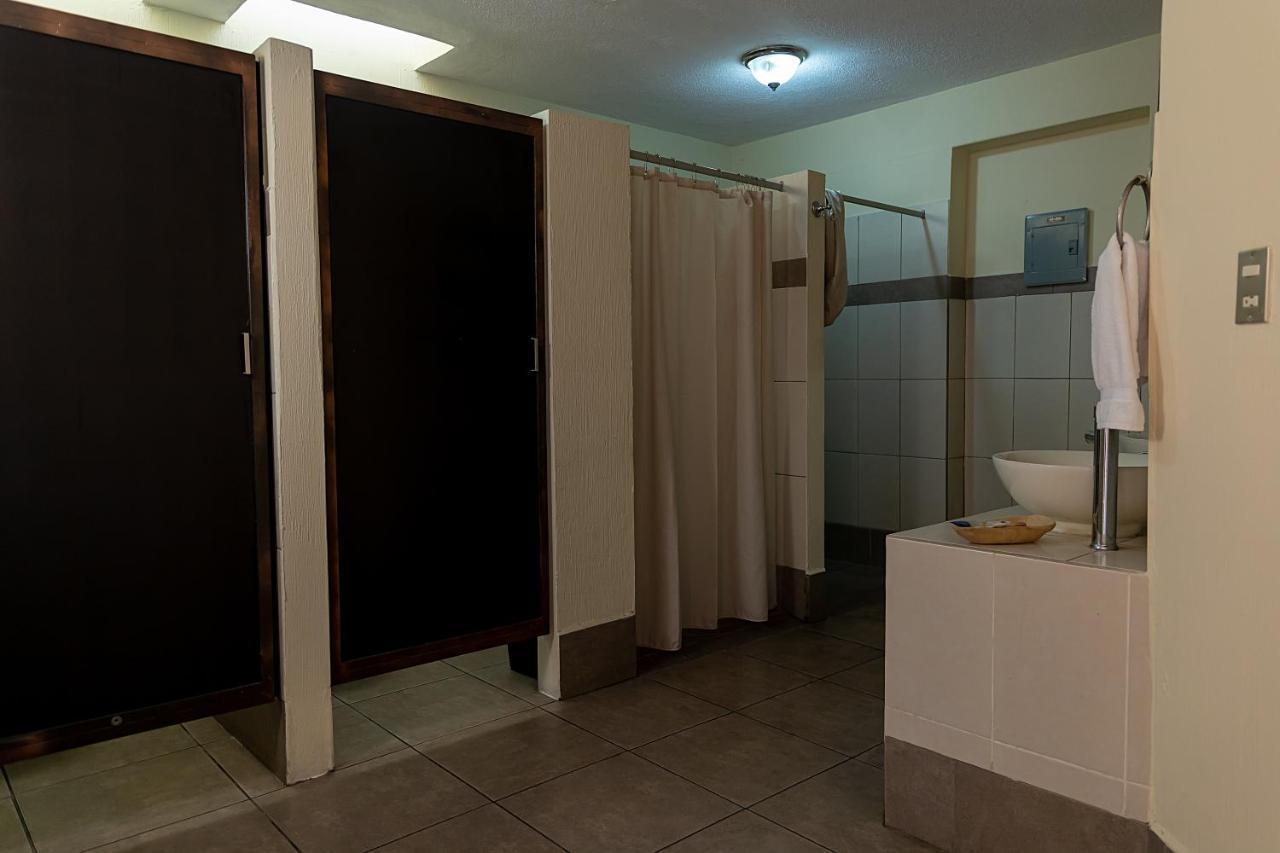 Hostal Donde Regina Guatemala City Exterior photo