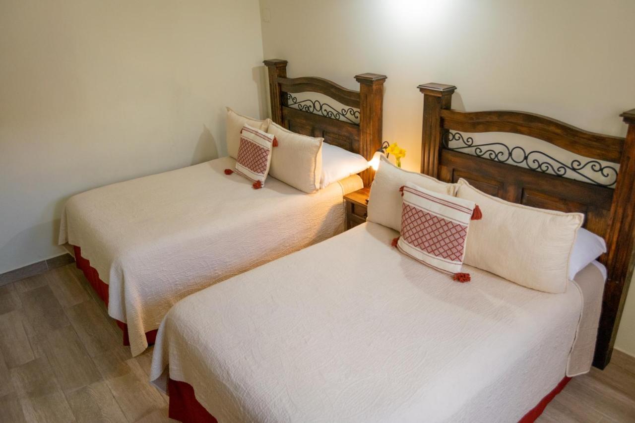 Hostal Donde Regina Guatemala City Exterior photo